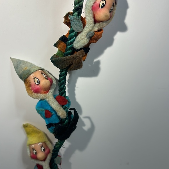 Rare - Vintage "Disney" 7 Dwarves Garland - Picture 1 of 14